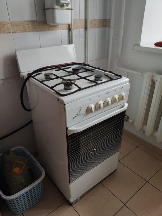 Продам газовую плиту