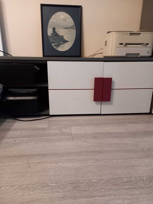 Ново, здраво, комфортно легло с размери 140/210 с гардероб и ТВ шкаф