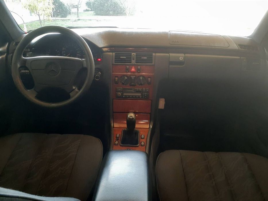 Mercedes W210 - Кам хайдалган, турган