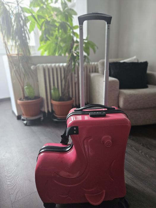 Valiza cu Sezut pentru Copii, cu Roti, Centura de Siguranta, ABS, 20 L