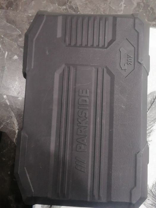 Нов куфар за ъглошлайф акумулаторен Parkside