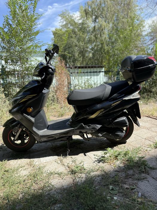 Продам Скутер Jilang M12