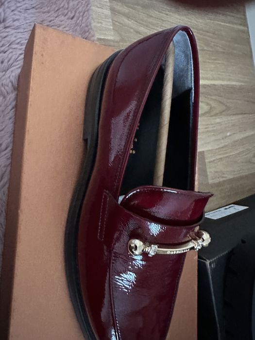 Бордовые лоферы