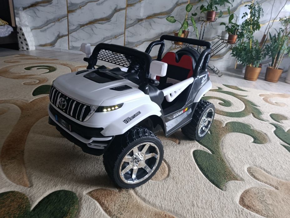 Электромобиль внедорожник 4WD