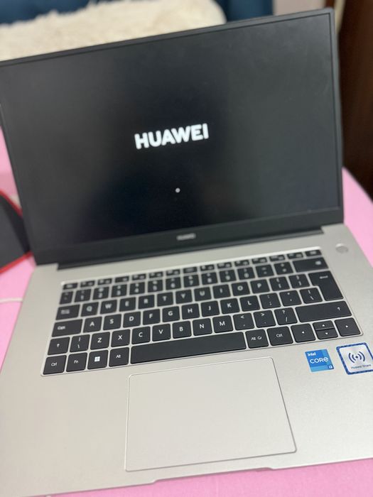 Vand laptop Matebook D15