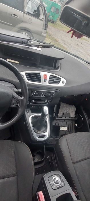 Renault Scenic 1,5 dci , Рено Сценик на части!
Юни 2011