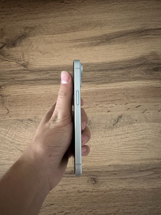 iPhone 15  128гб