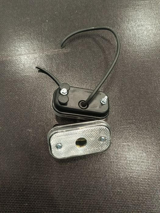 Стопове за ремарке 12v