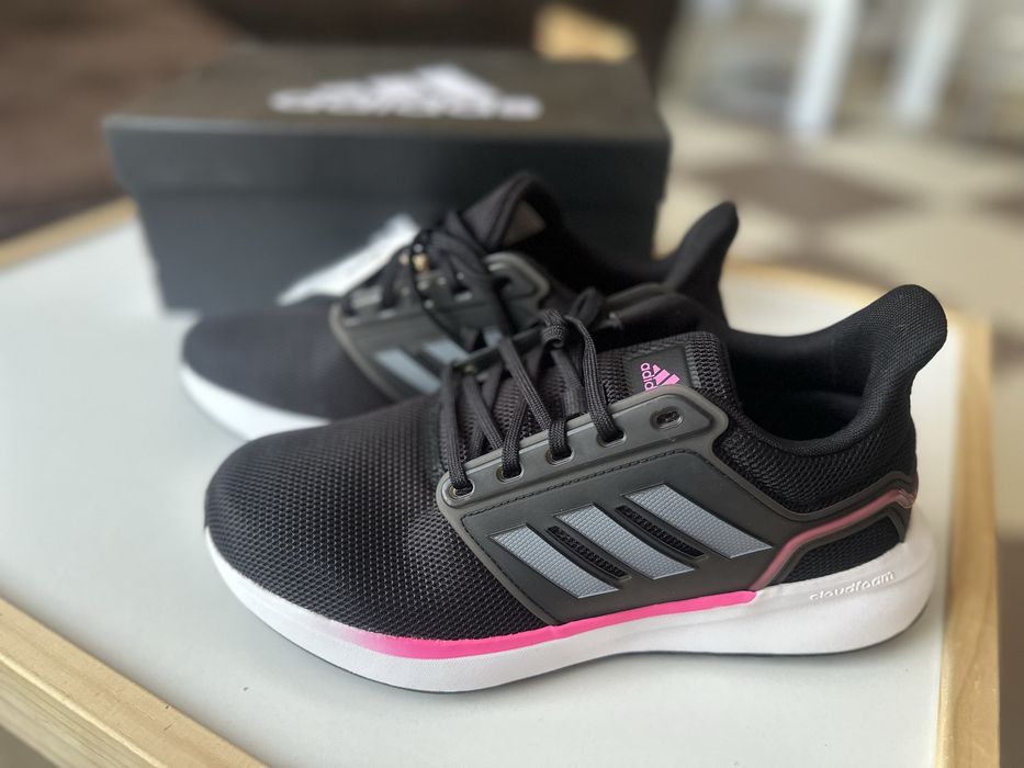 Нови Маратонки Adidas 39 номер