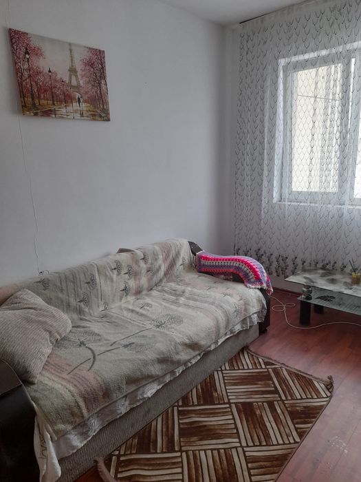 Închiriez garsonieră