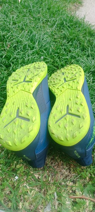 Стоножки чисто нови само са пробвани 44 но отговарят на 43