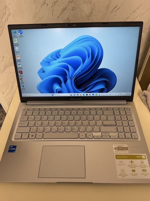 Ноутбук asus vivobook