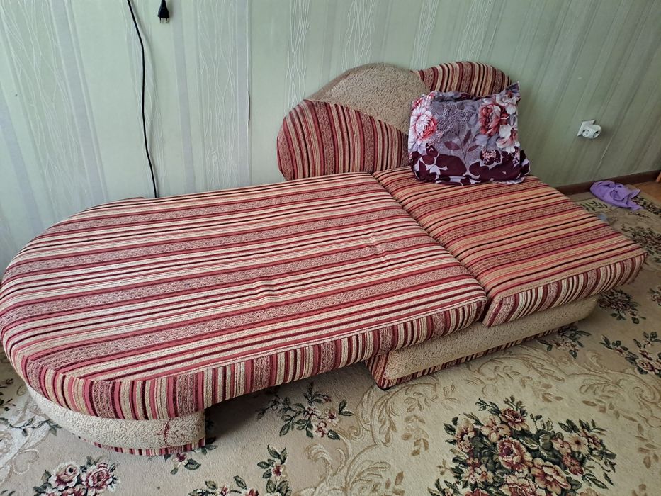 Прпродам мягкую мебель тахту