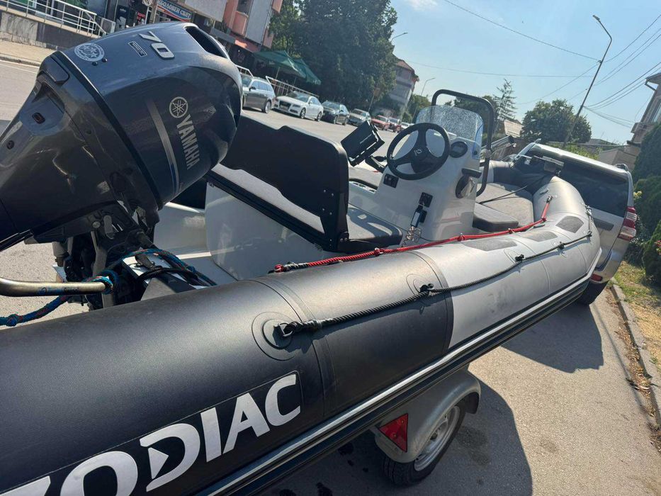 Продавам надуваема лодка рип Zodiac 4.80m