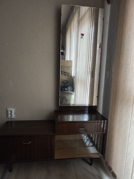 Винтидж тоалетка в ретро стил