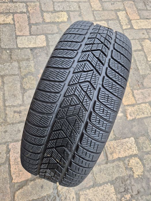 O bucată 235/55 R19 M+S iarnă - una Michelin Bridgestone Pirelli