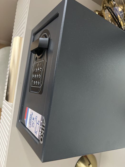 Продам сейф как новый