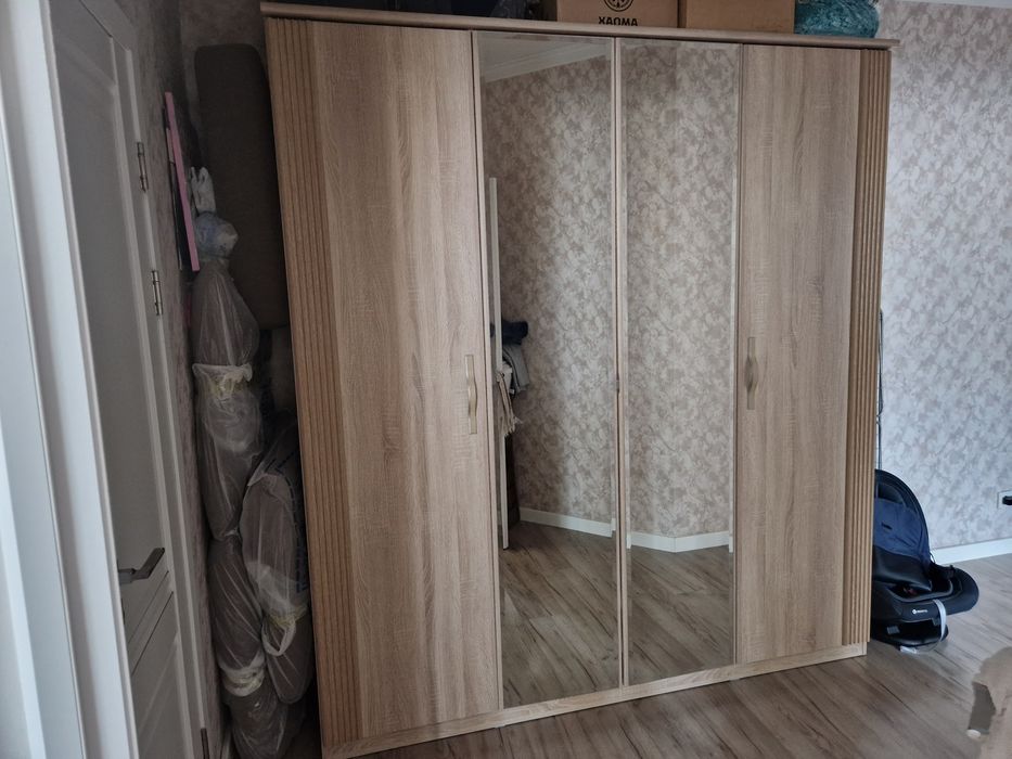 Продам отличный шкаф