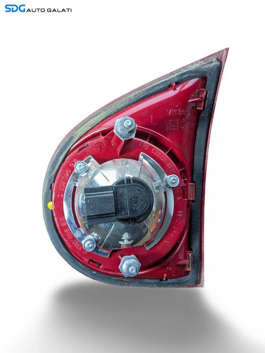 Stop Lampa Tripla Stanga de pe Haion Portbagaj Volkswagen Golf 5 2004 - 2008 Cod 1K6945093J 1K6945107C [L9596]