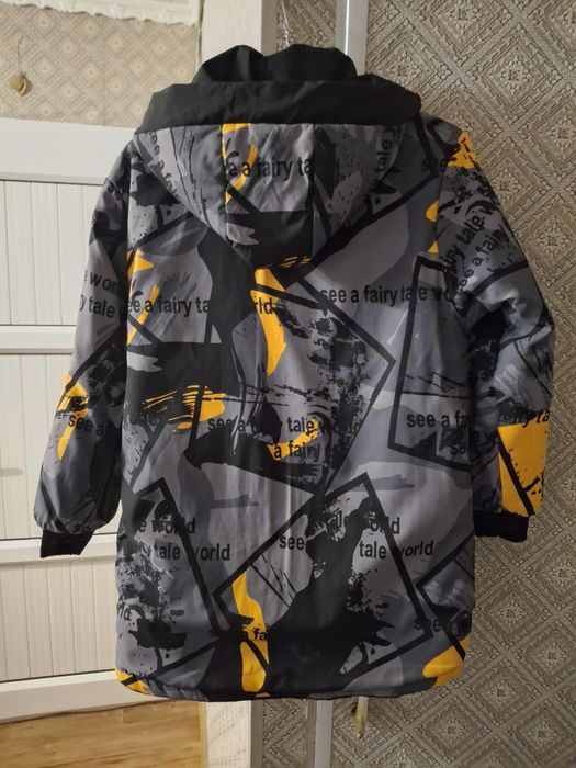 Продам куртку на мальчика,весна-осень.