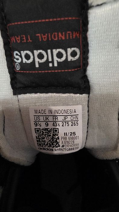 Футболни обувки стоножки Adidas Mundial