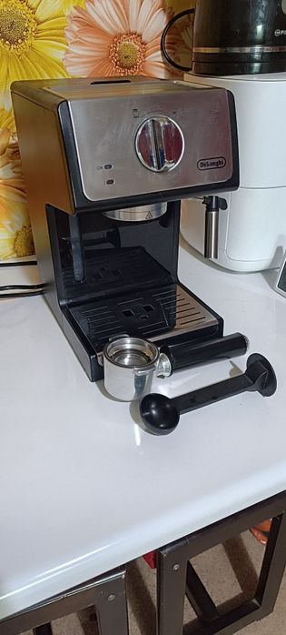 Продам рожковую кофемашину