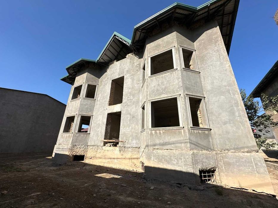 Срочно! Дом 9 соток, коробка. Кибрай ор-н.  ул. Бугор (НБ)