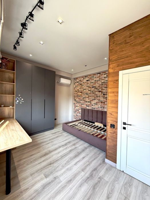 Квартира с современным ремонтом в таунхаусе