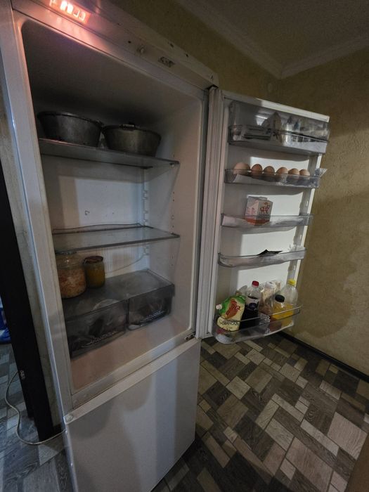 Продам холодильник