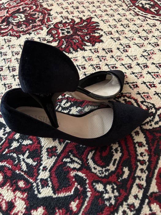 Продаю туфли на удобном каблуке 36 размер