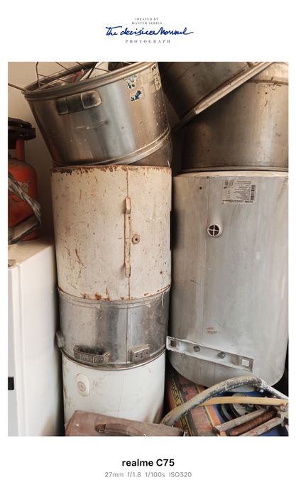 Продаётся холодильник и кондиционер и другие битовые техники