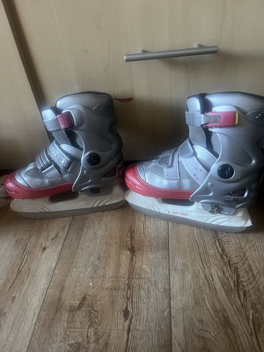 Продам детские коньки