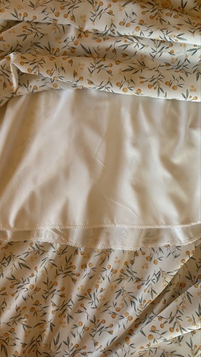 Летняя юбка с принтом и разрезом