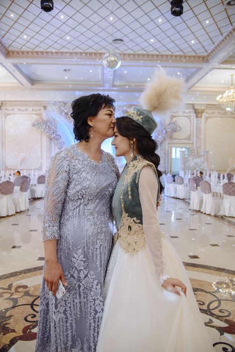 Платье на узату полный комплект