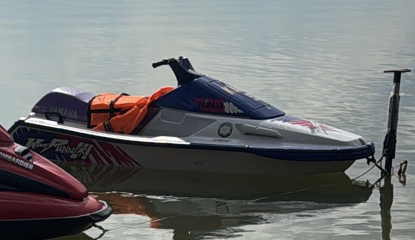 Продам гидроцикл с прицепом