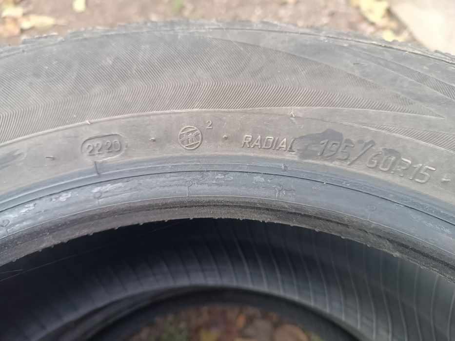 Продам шины 195/60/15 Viatti пара