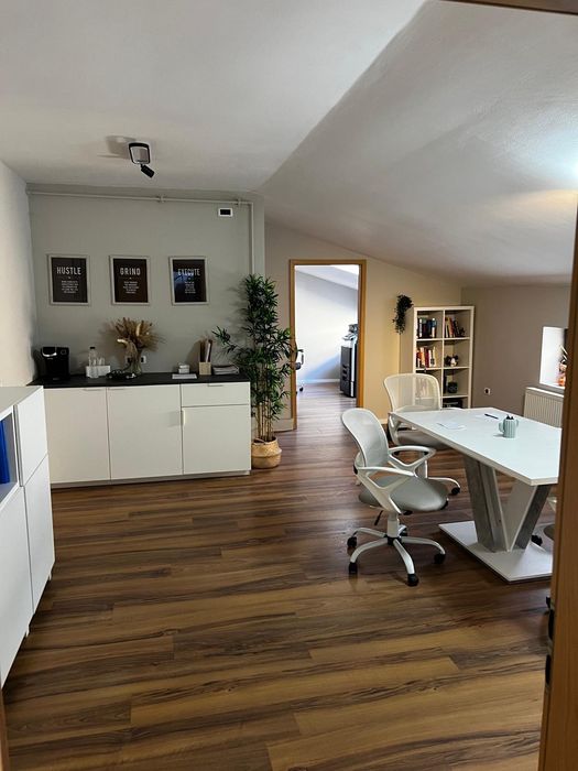 Închiriez ap.3 camere birou