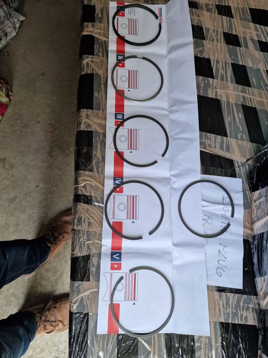 Set segmenti tractor fiat 615 om cu 5 și 6 Segmenti pe piston se poate