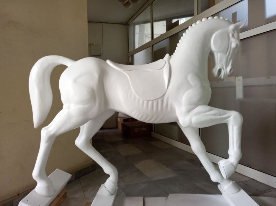 Кон от дърво люлеещ се