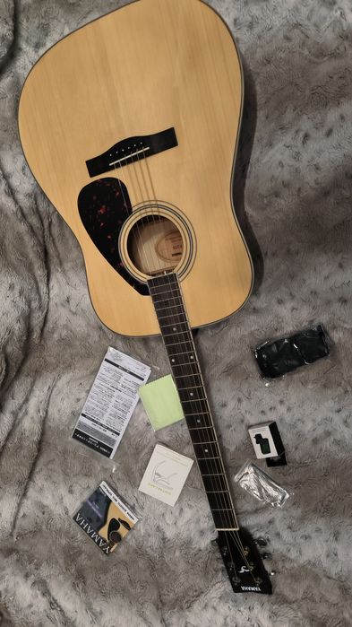 гитара Yamaha f370