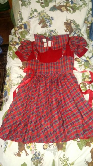 Продам платья на девочек7 вариантов