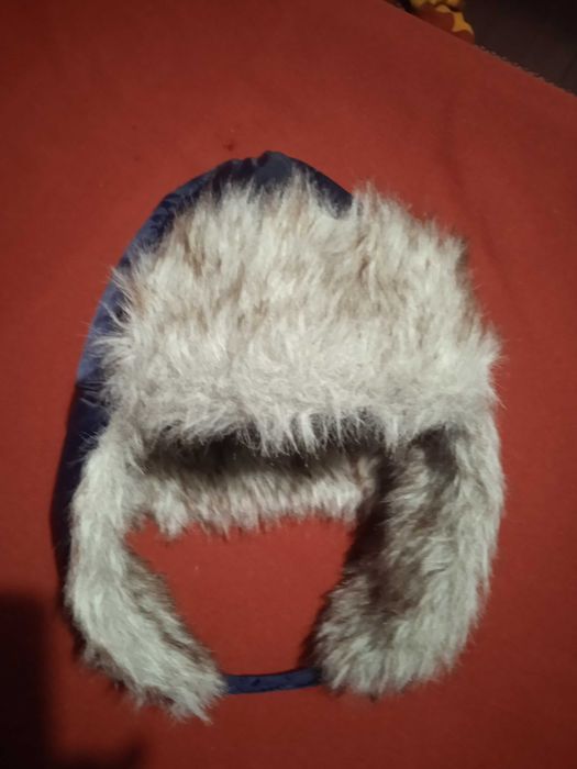 Топли зимни детски шапки