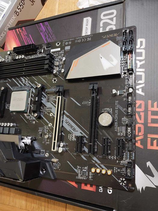 AMD Ryzen 7 3700X + Gigabyte A520 Aorus Elite