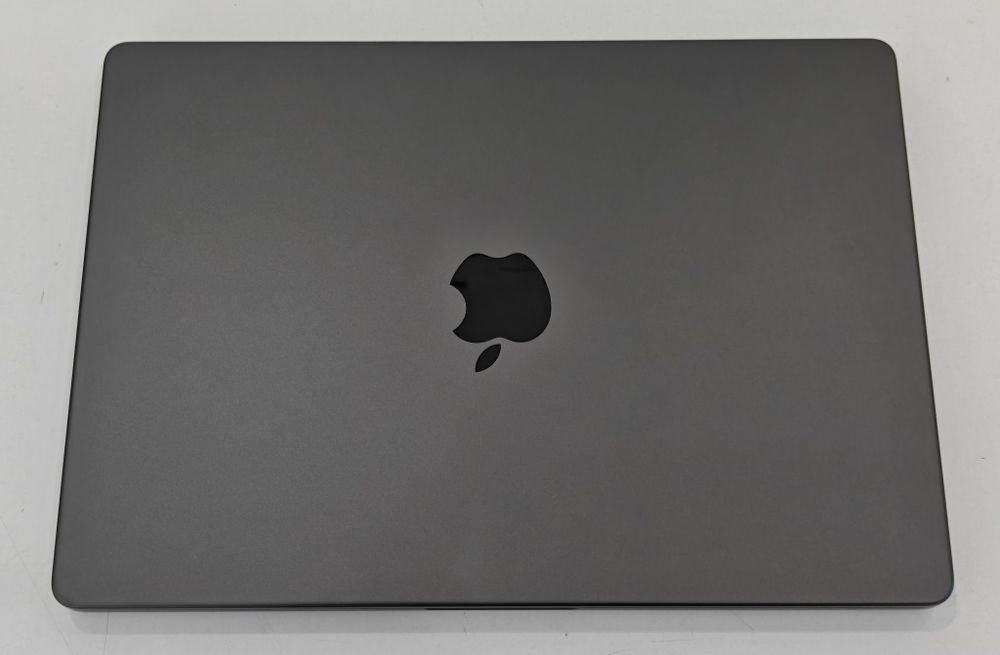MacBook Pro 14 M5 24/512 6 циклов