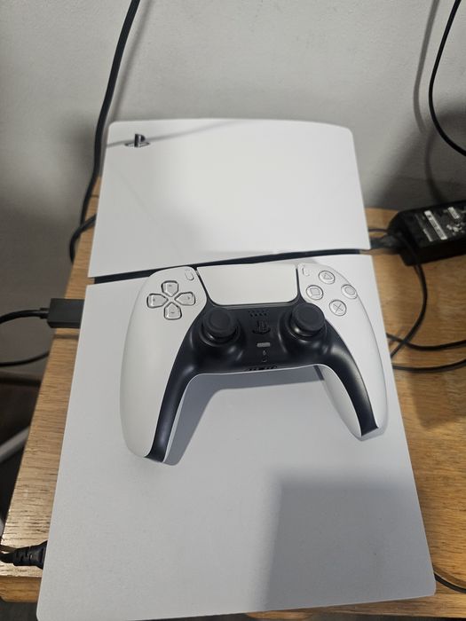 Vând Ps5 Slim disc edition 1Tb