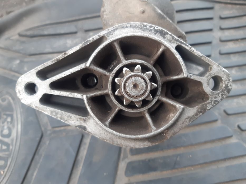 Продам стартер на Тойота Карина е