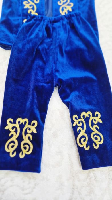 Ұлттық киім ою өрнектерімен