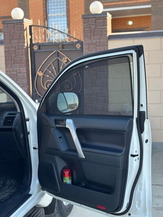 Шторка для Прадо