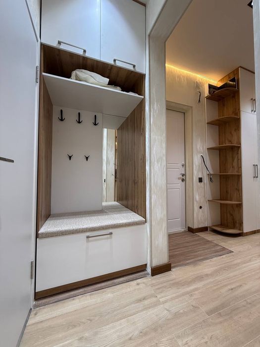 Ул.Фаргона Мирабад 2х комнатная с балконом абсолютно новая меблирована