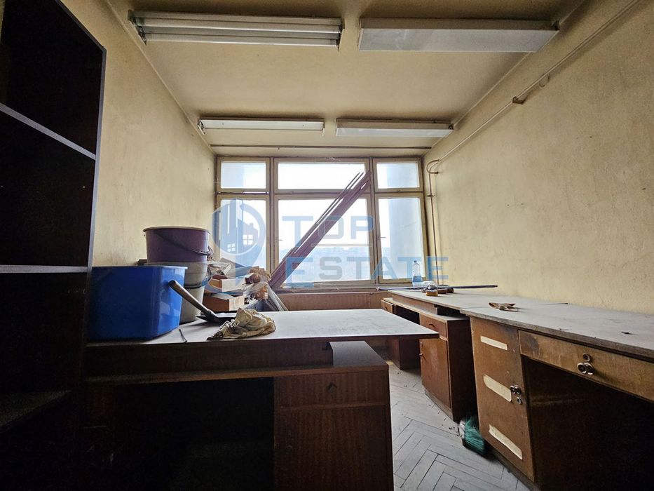 Офис в Велико Търново-Център площ 408 цена 225000